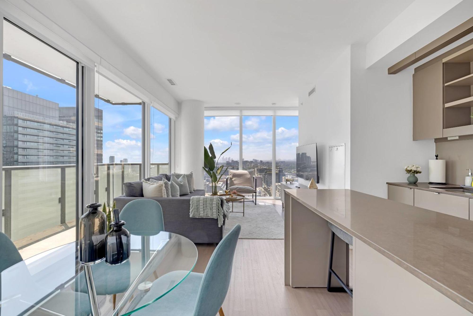 Apartment Sunlit Corner Top Location Free Parking