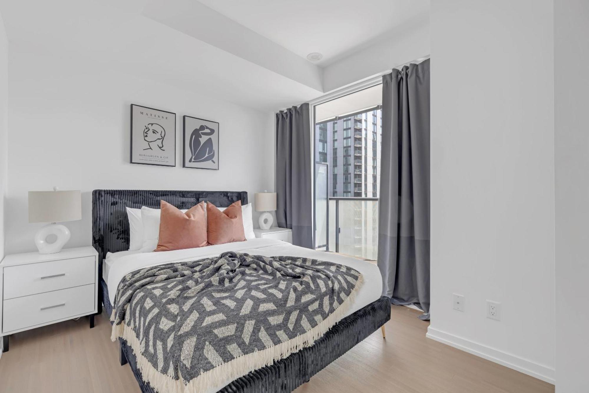 Apartment Sunlit Corner Top Location Free Parking